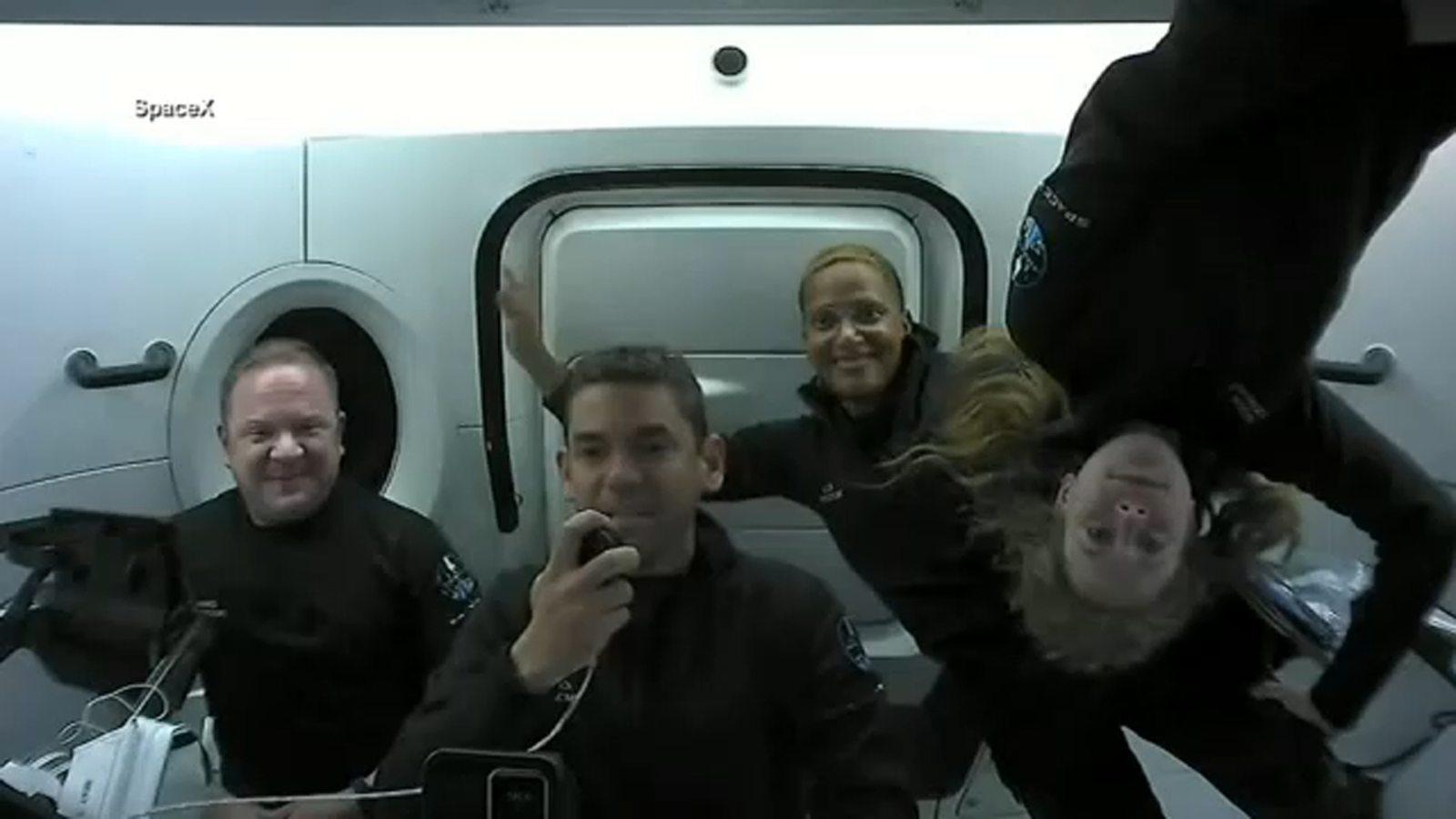 SpaceX's 1st private crew set for splashdown off Florida coast - coronavirus stats SpaceX's 1st private crew set for splashdown off Florida coast