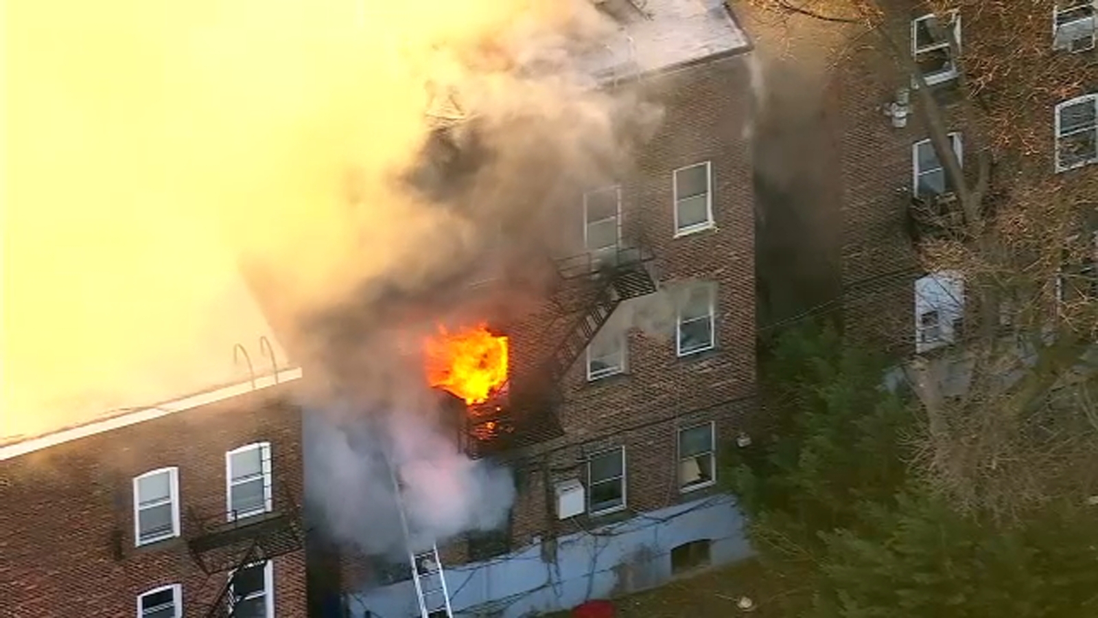 4-alarm fire tears through apartment building in New Jersey - Apartment Fire 4-alarm fire tears through apartment building in New Jersey