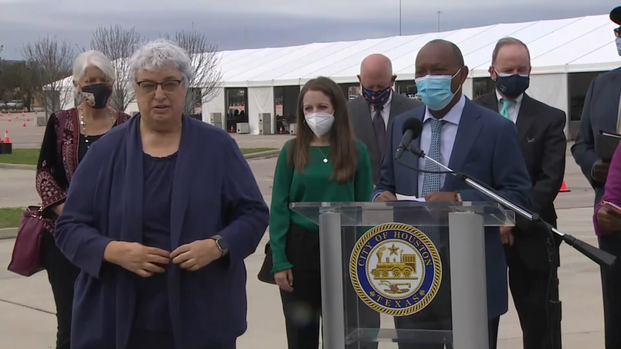 Houston's 1st COVID-19 vaccine drive-thru opens
