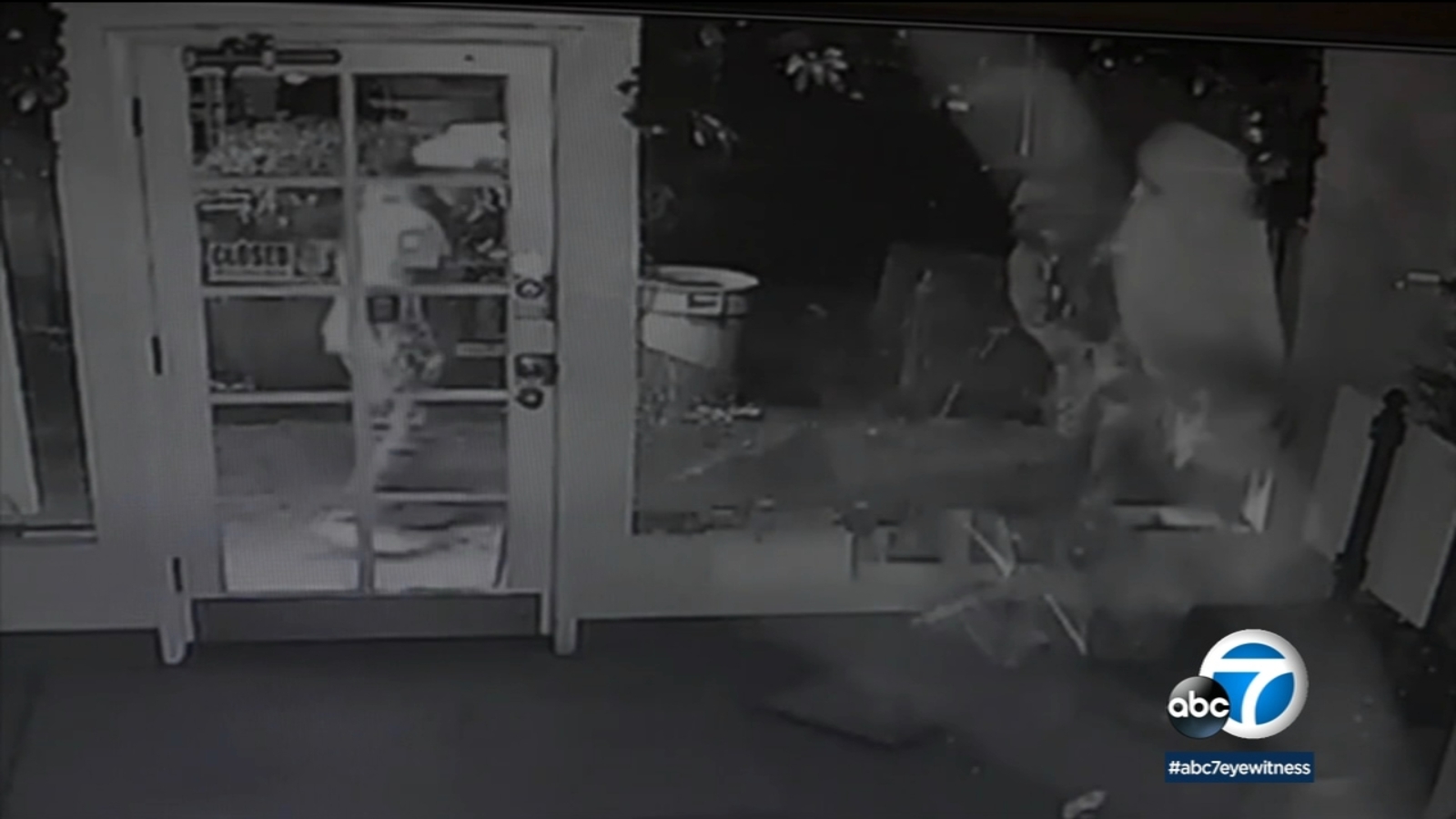 Burglars smash into El Cajon store, steal thousands in jewelry - ABC7 ...