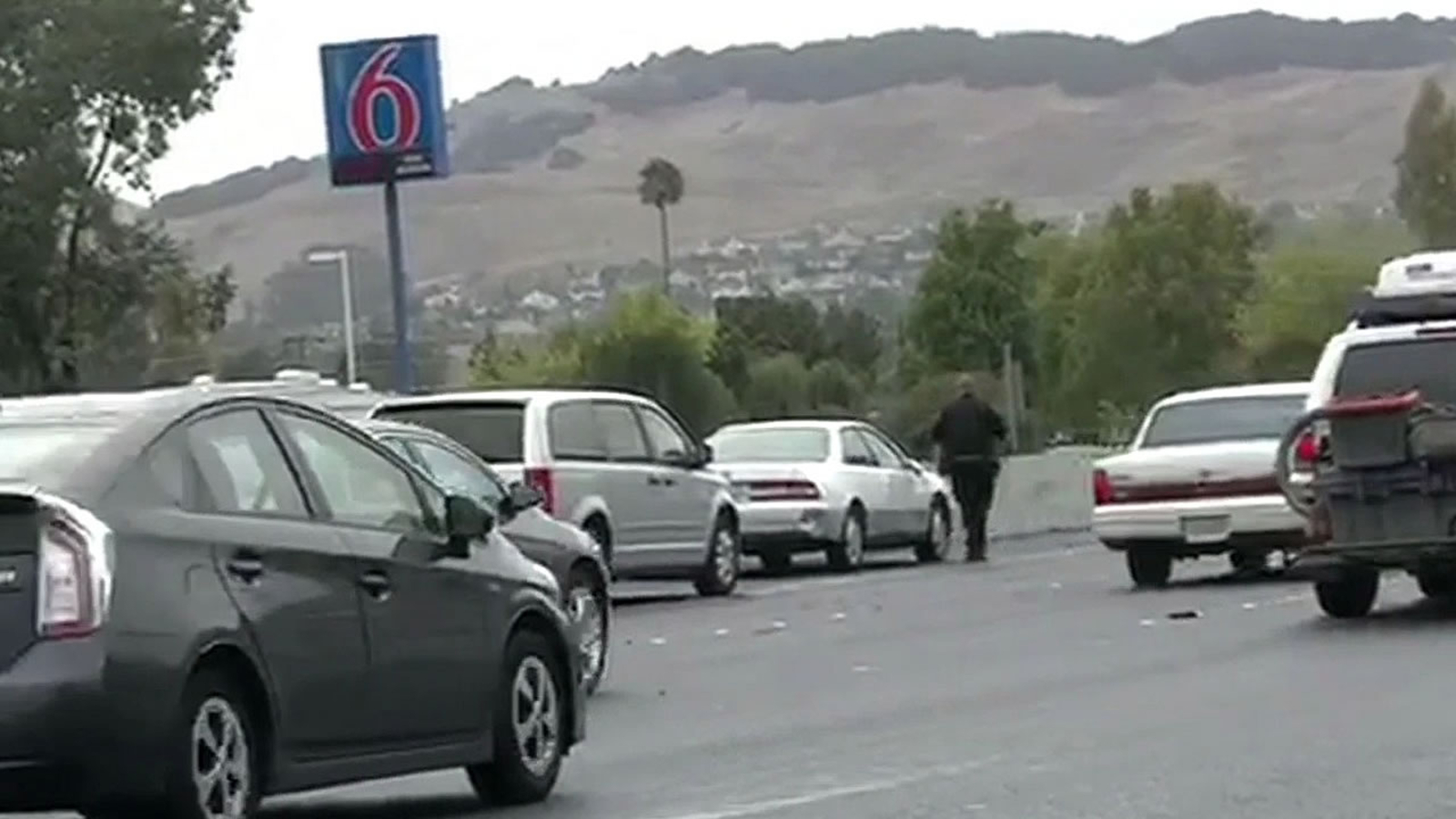 First fall rain causes traffic accidents in San Francisco Bay Area