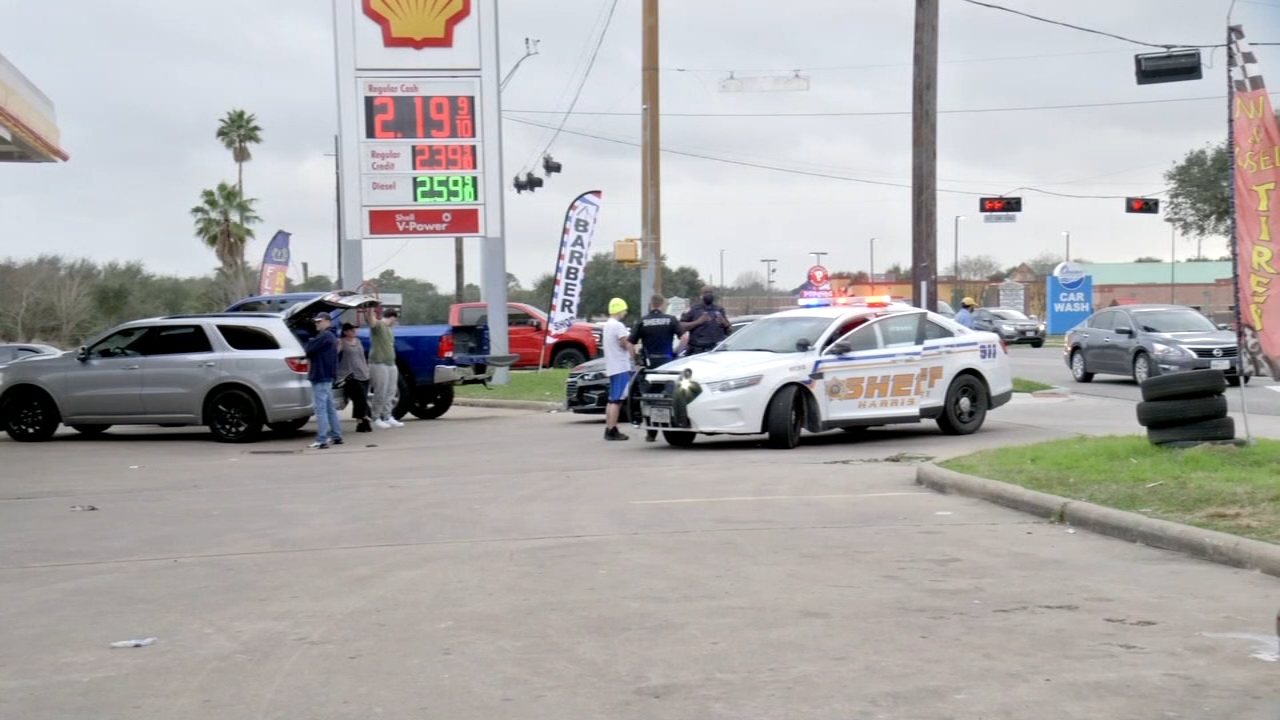 1 shot in possible road rage in NW Harris County