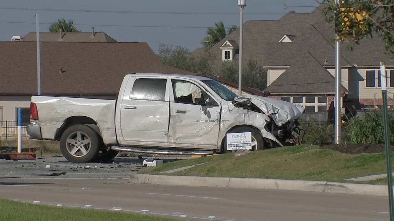 Burglary suspect killed in crash during chase
