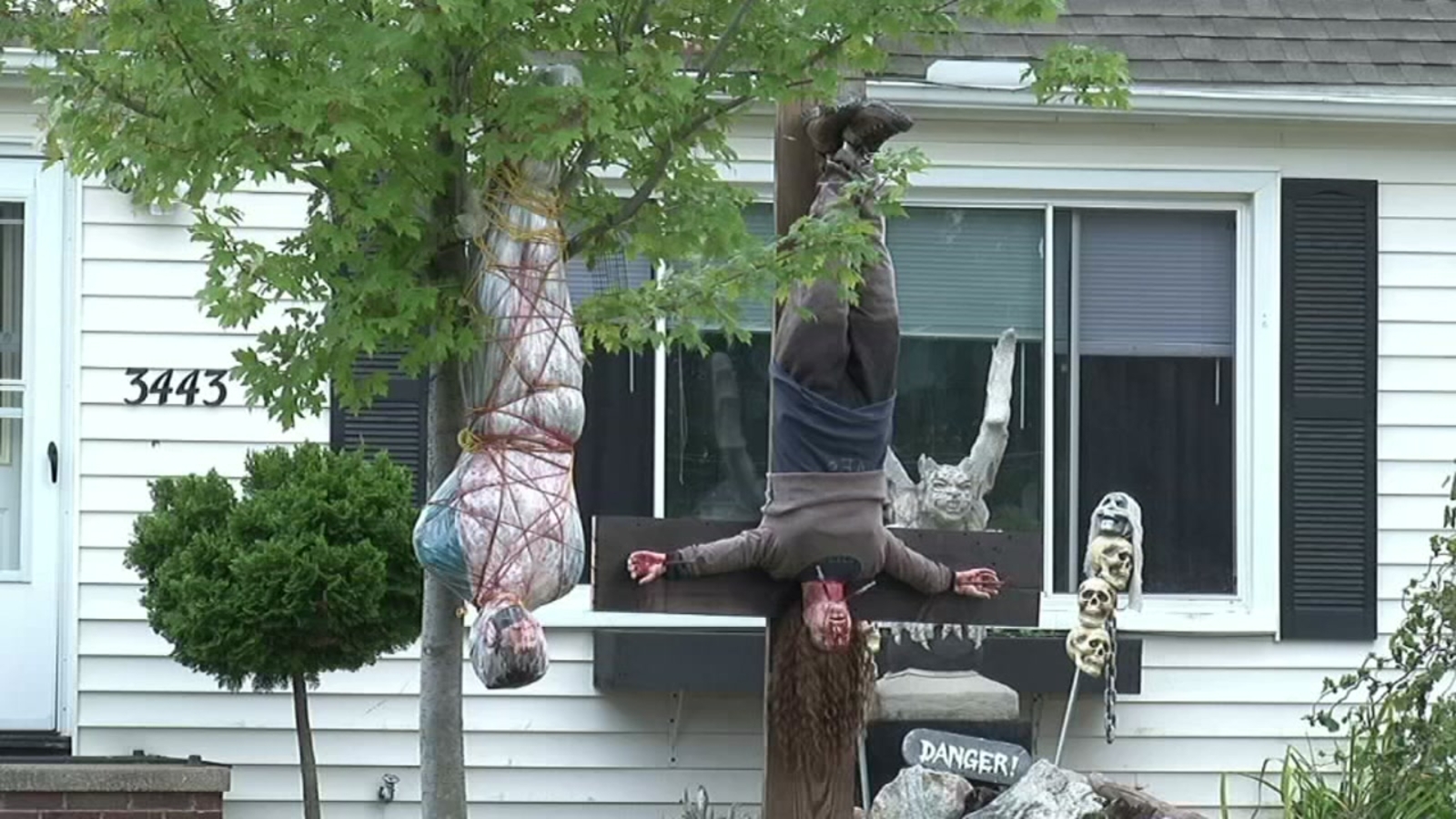 Parents claim Halloween display is scaring kids near Ohio elementary