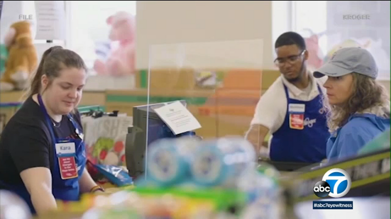 la-city-council-votes-to-move-forward-on-hazard-pay-for-grocery-workers