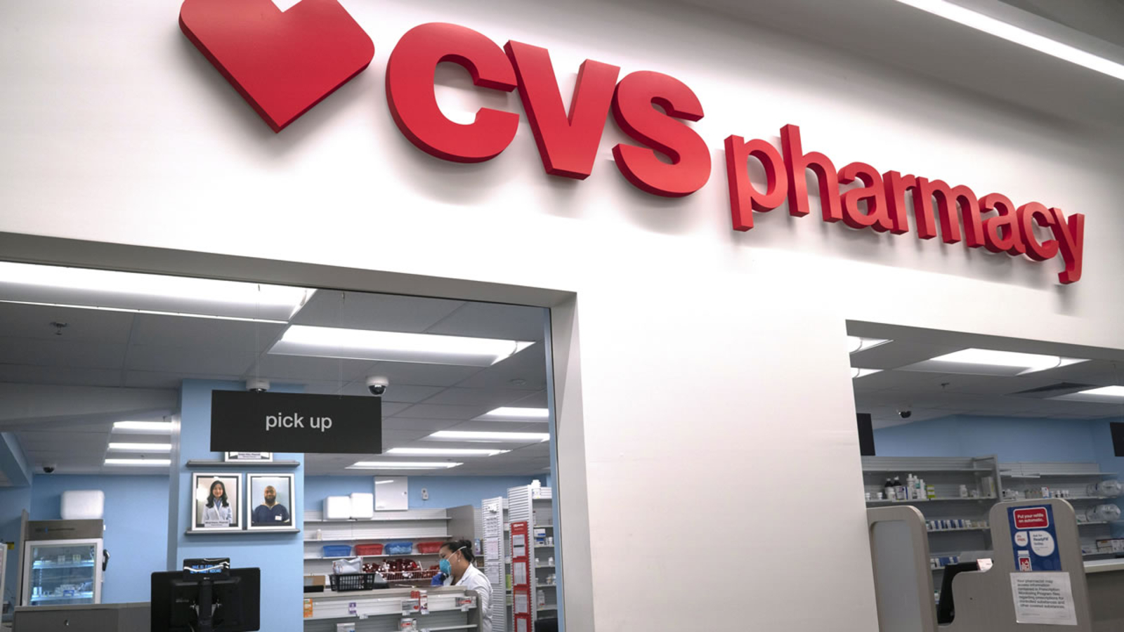 Illinois COVID vaccine: CVS pharmacy expanding to IL with new appointments available on Saturday