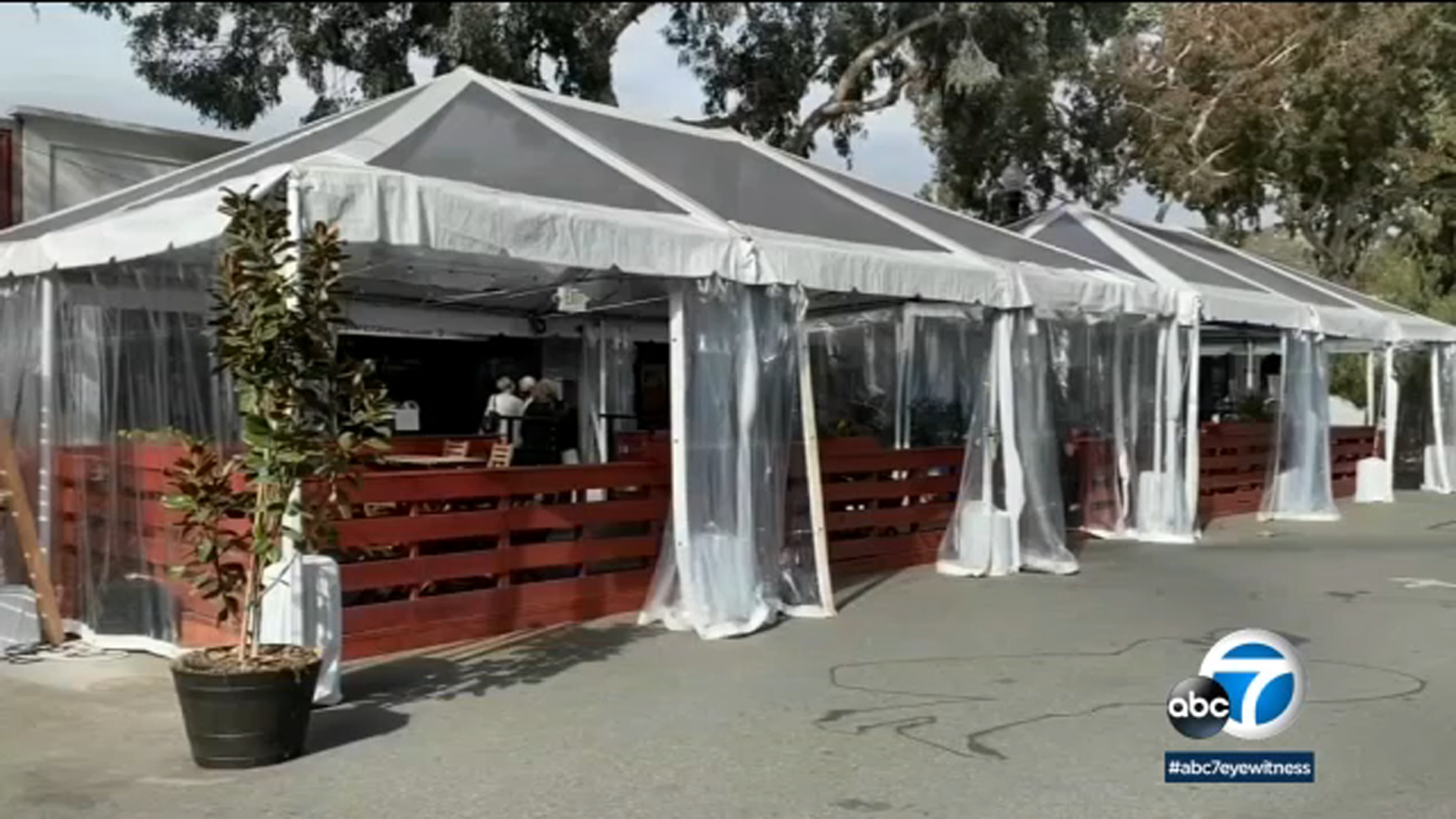 Laguna Beach officials debate making outdoor dining promenade permanent