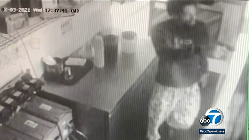 Armed man demands food from Roscoe's