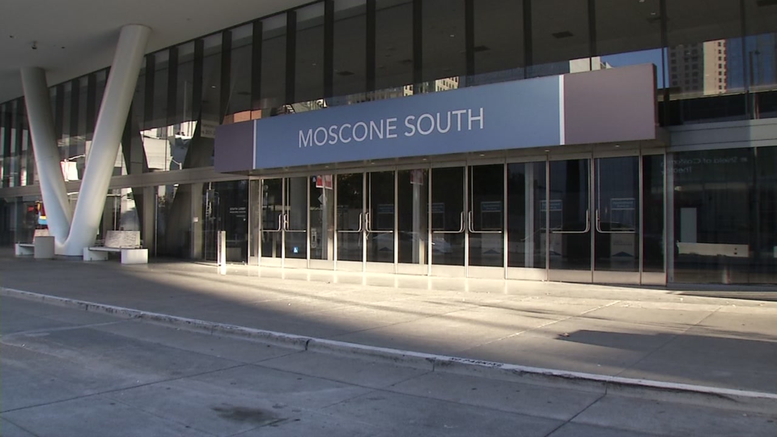 photo Sfdph Covid Vaccine Moscone vaccinate california san francisco s