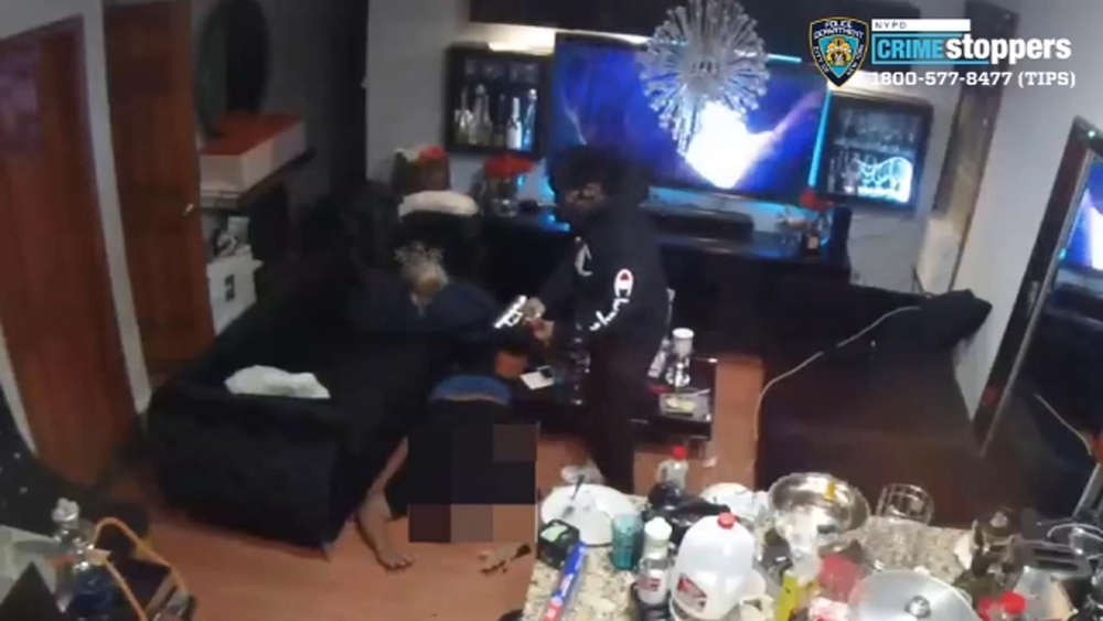Video shows armed robbers ransacking NYC home for 2nd time