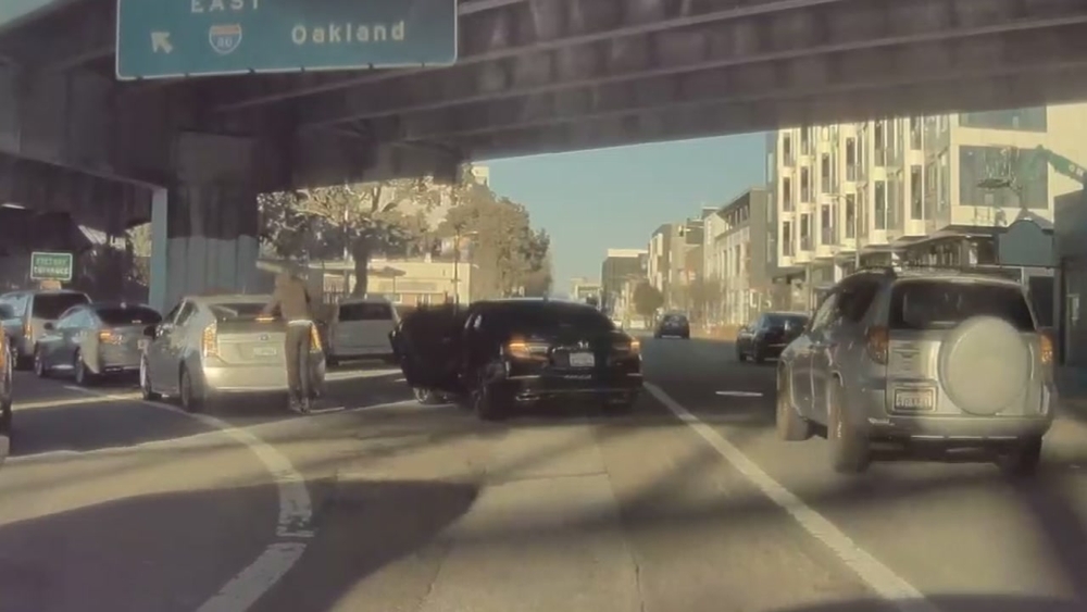 Driver robbed while in traffic in SF