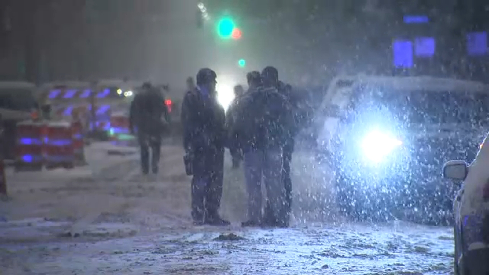 Man Arrested Charged For Attacking Injuring Chicago Police Detective Who Was Investigating South Shore Murder Near 77th Yates Abc7 Chicago