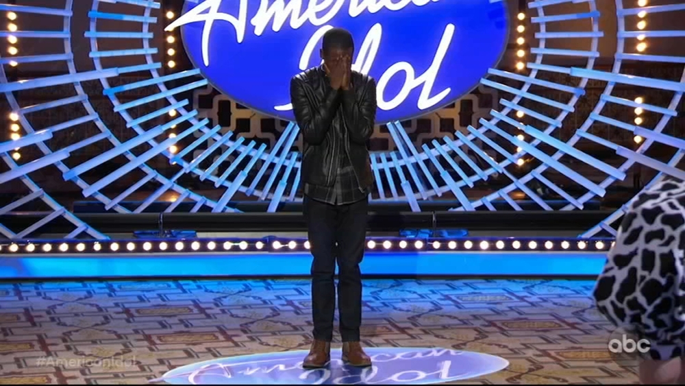 Meet the Chicago teacher competing on 'American Idol'