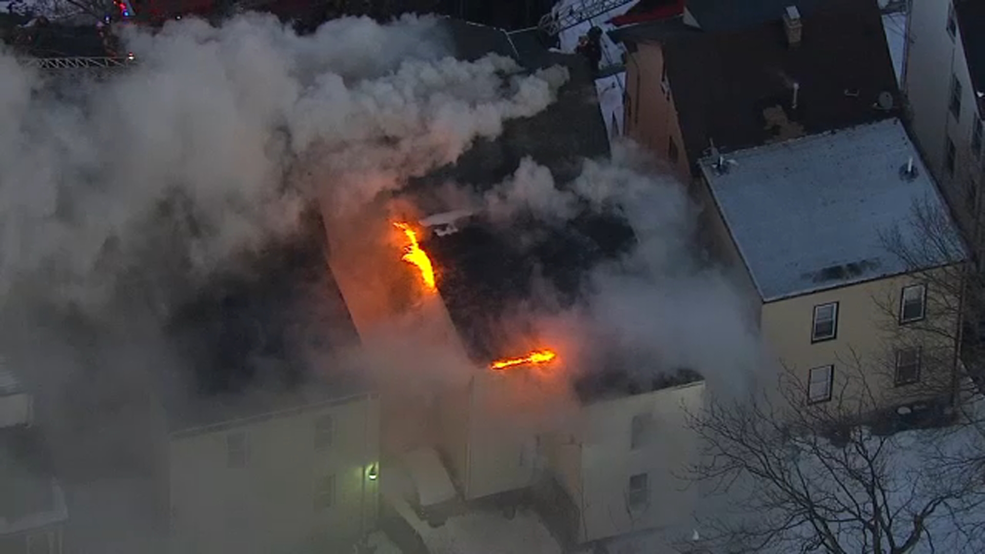 Firefighters battle house fire in Newak