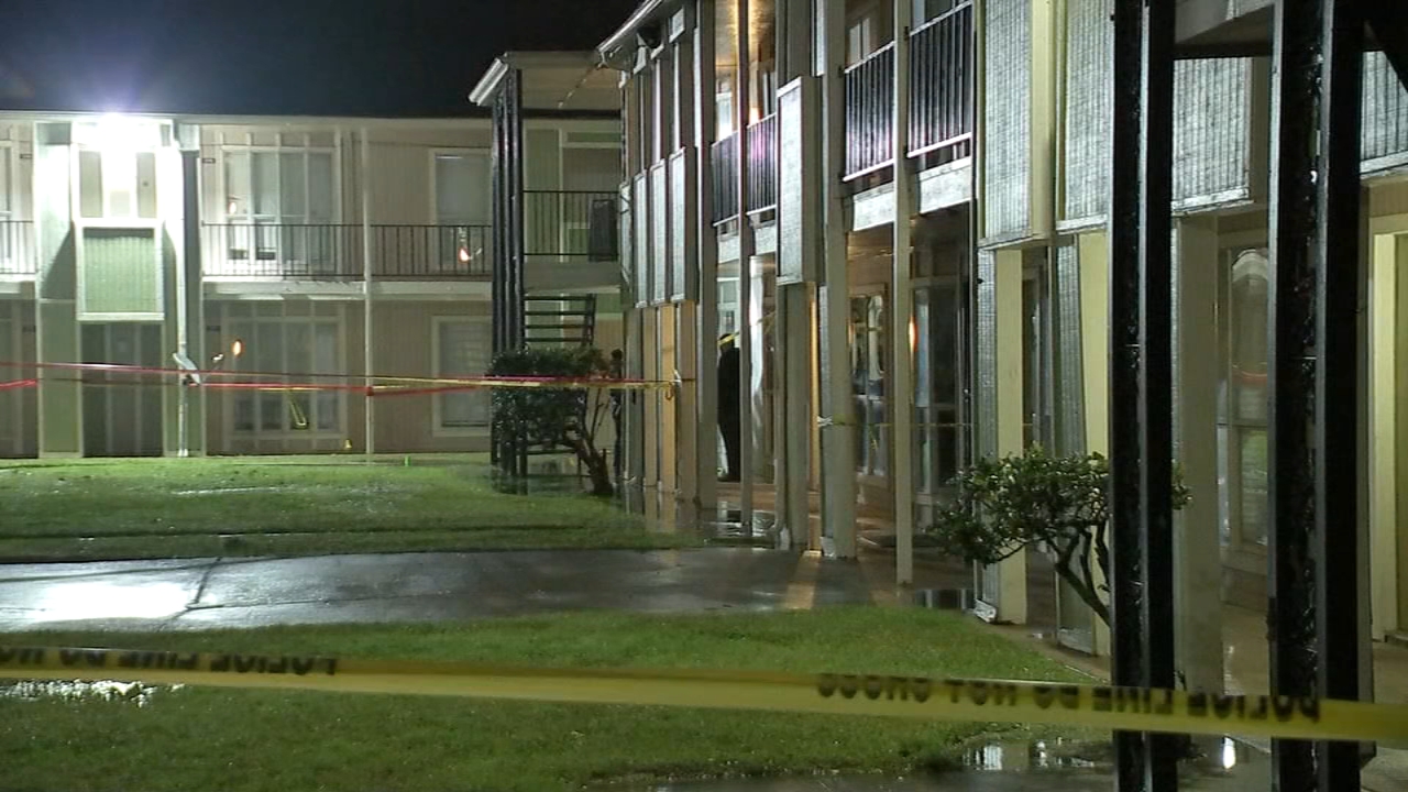 Officers shoot and kill armed suspect in N Houston, HPD says