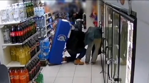 Man stabbed inside Midtown 7-Eleven store
