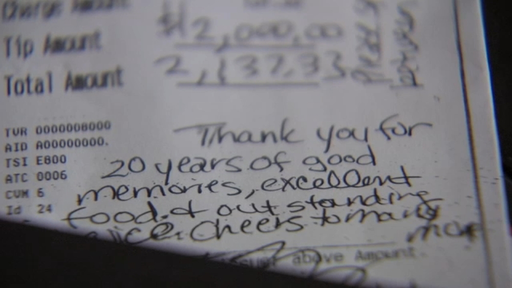 Couple leaves $2K tip at Bucktown club decades after 1st date