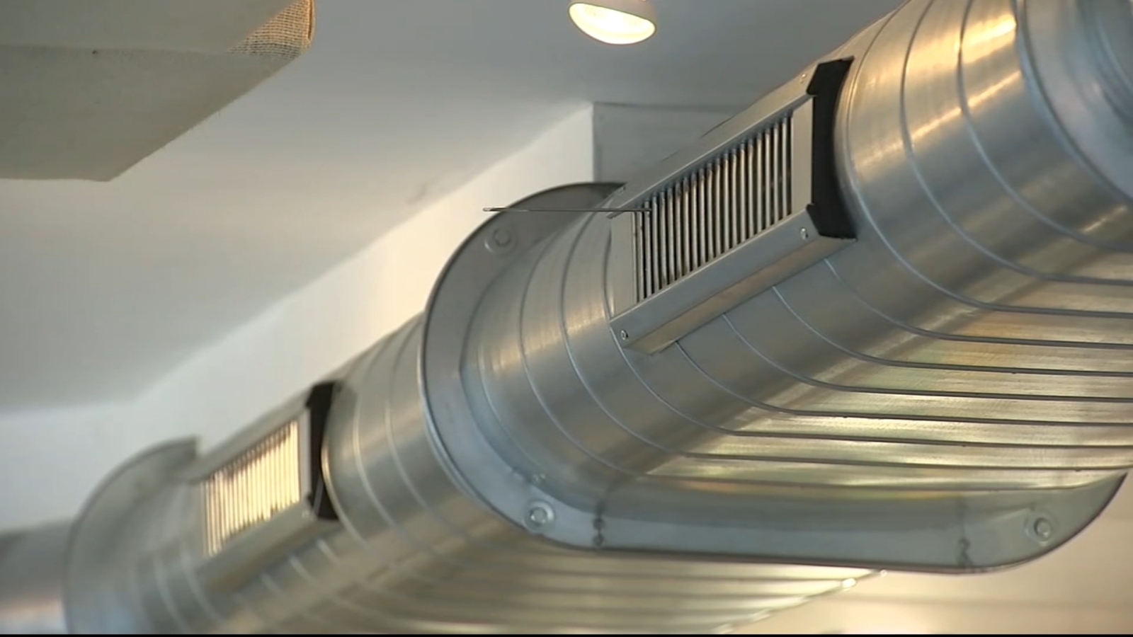 PA COVID: Philadelphia restaurants continue to struggle over ventilation standards to expand indoor dining - Vimarsana News