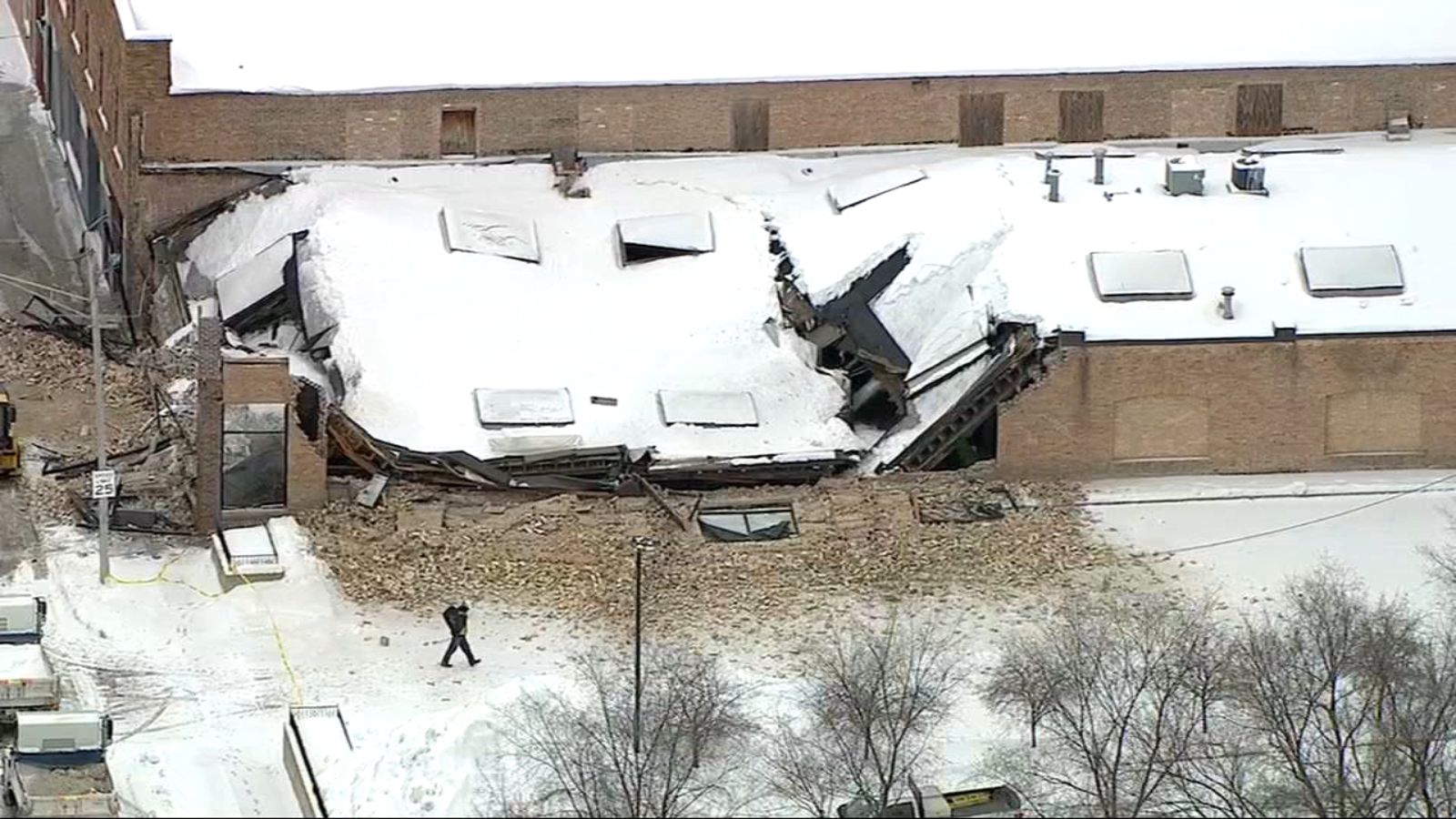 Building with snowy roof collapses in Elgin; 2nd in a week - Vimarsana News
