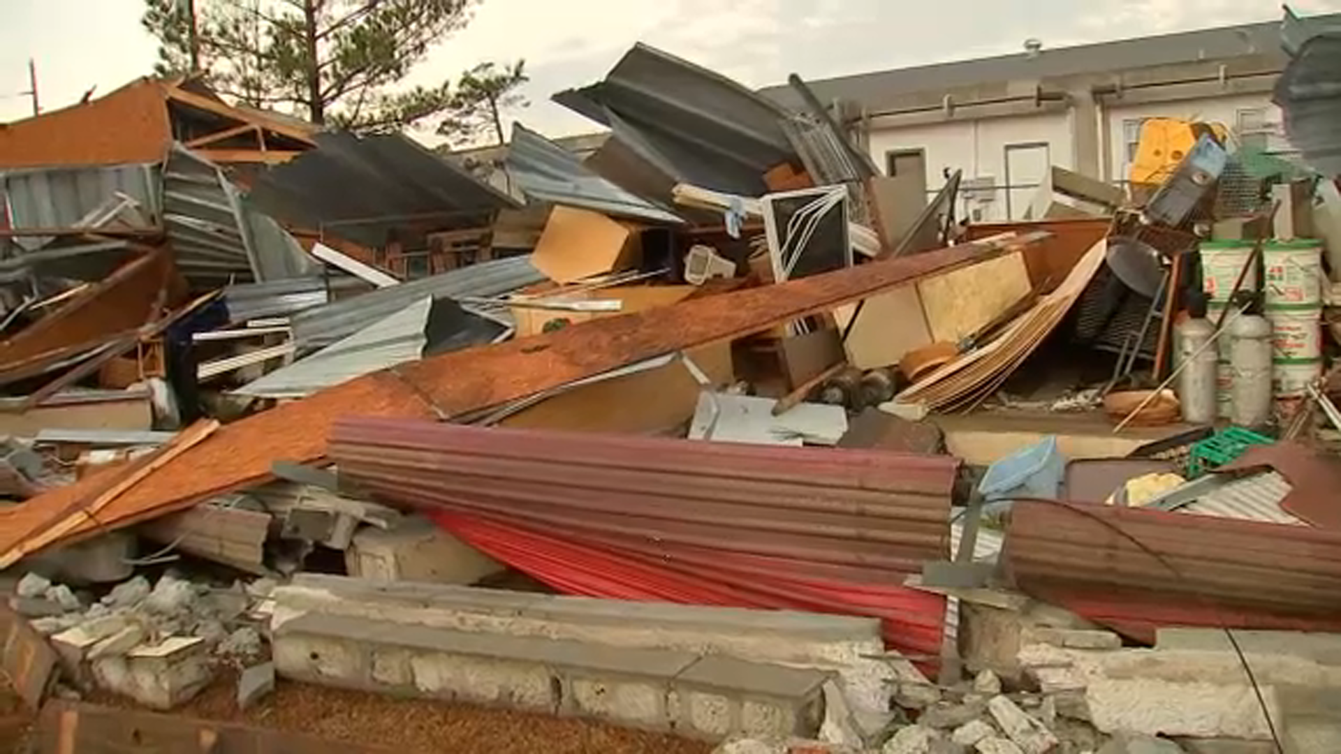 6 Dead After Tornadoes Rip Through Alabama Georgia Mississippi Abc7 Los Angeles