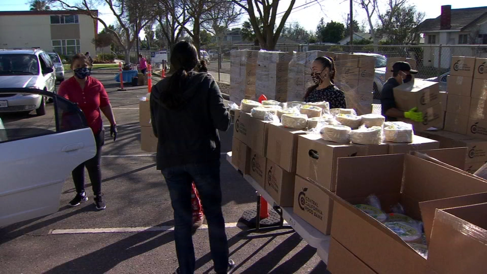 Free meals are being given away at different Fresno schools almost every day - Vimarsana News