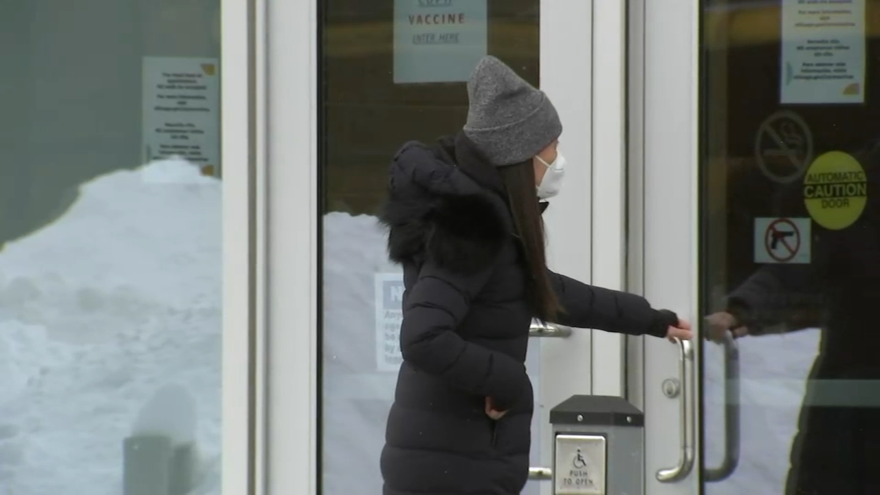 Chicago vaccine supersites closed due to snow