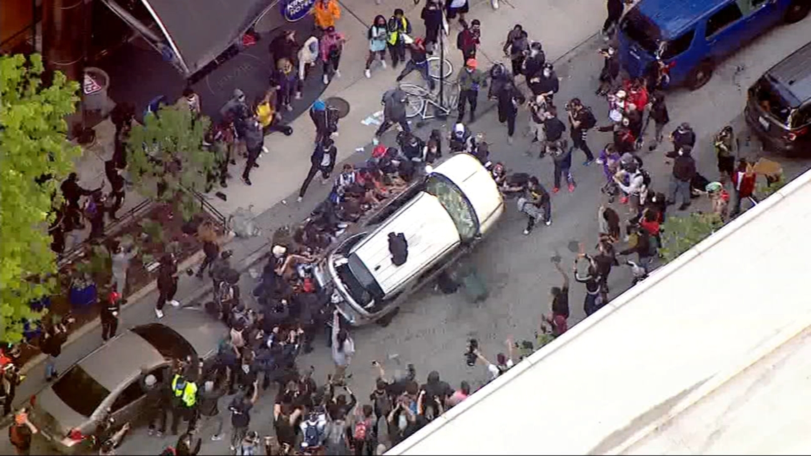 Chicago riots: Mayor Lightfoot defends CPD Supt. David Brown following scathing report on city's response to George Floyd protests, looting - Vimarsana News