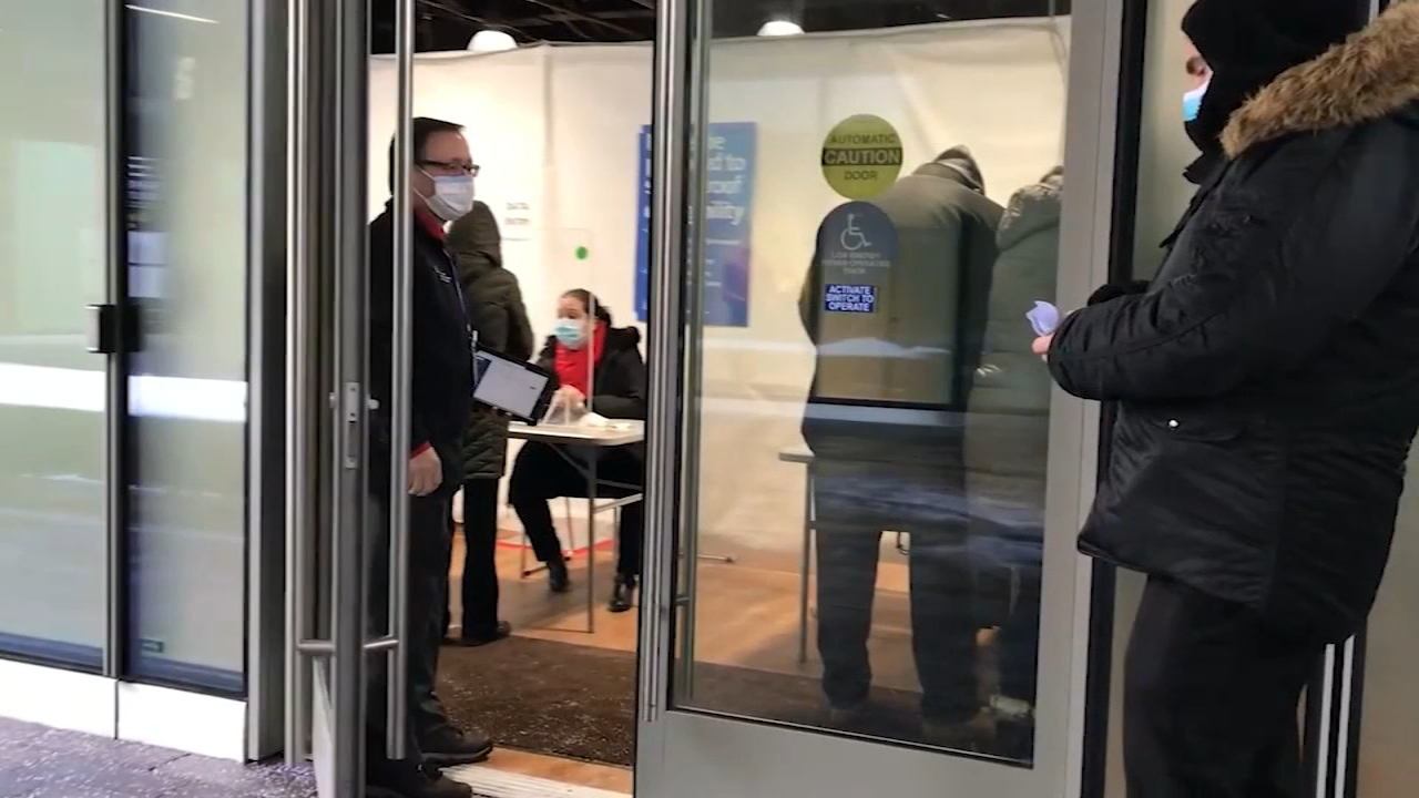 Staten Island vaccine center opens despite supply shortages