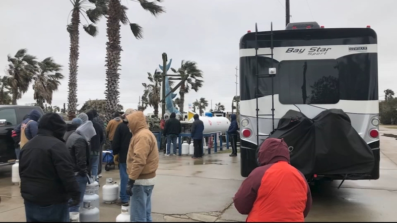 Galveston Residents Work To Recover After More Than 80 Hours Without Power Days Without Water Abc13 Houston