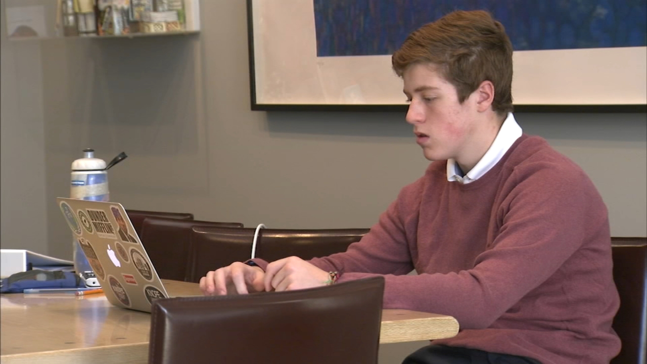 14-year-old 'angel' helps hundreds track down COVID-19 vaccine appointments