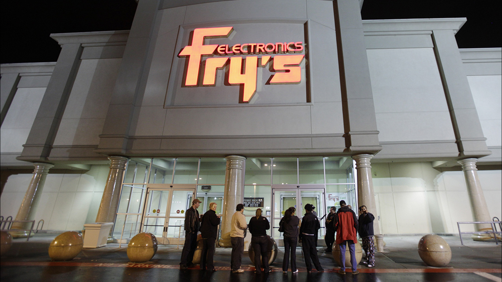 San Jose-based Fry's Electronics permanently closing all stores - Vimarsana News