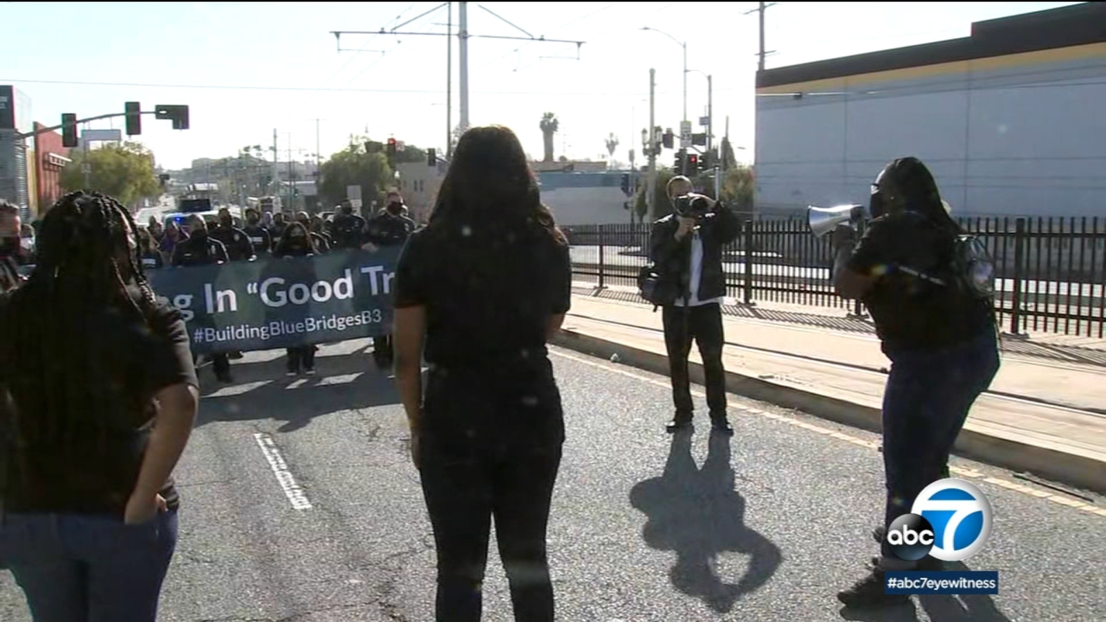 Students, LAPD officers march in Boyle Heights in effort to strengthen relationship with law enforcement - Vimarsana News