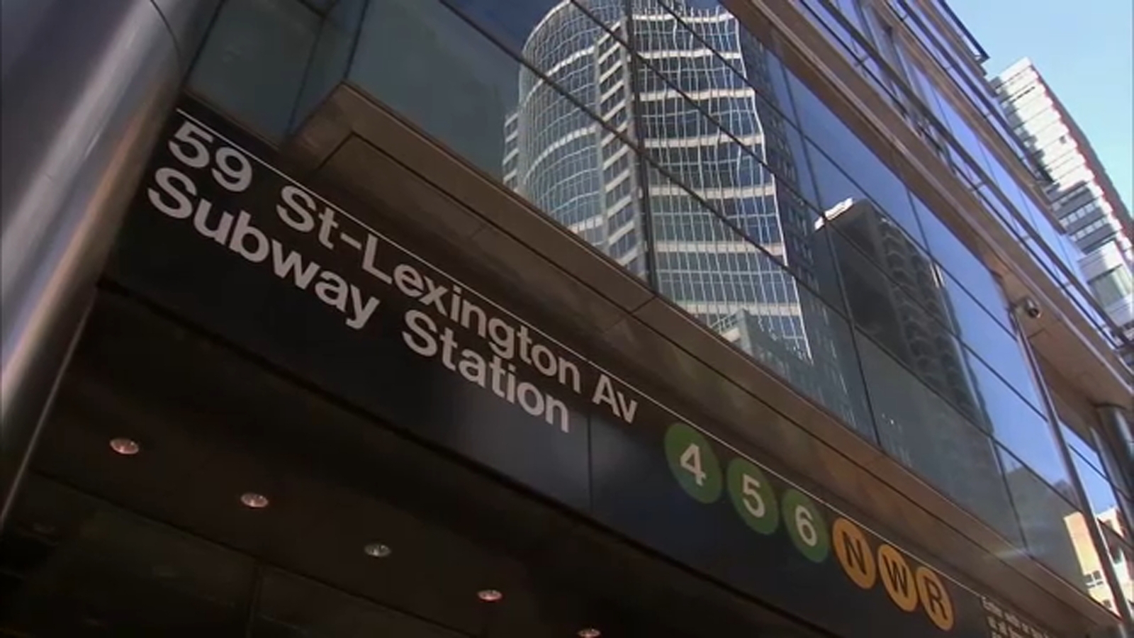 2 men slashed on subway hold suspect for police on Upper East Side - Vimarsana News