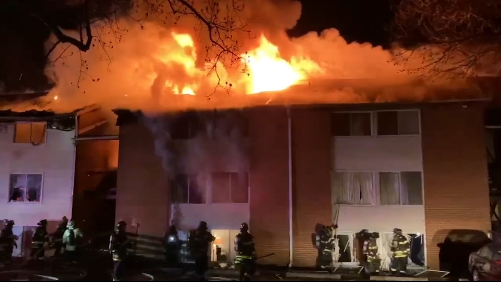 Firefighters in Claymont, New Castle County battle 2-alarm fire at Valley Run Apartments - Vimarsana News