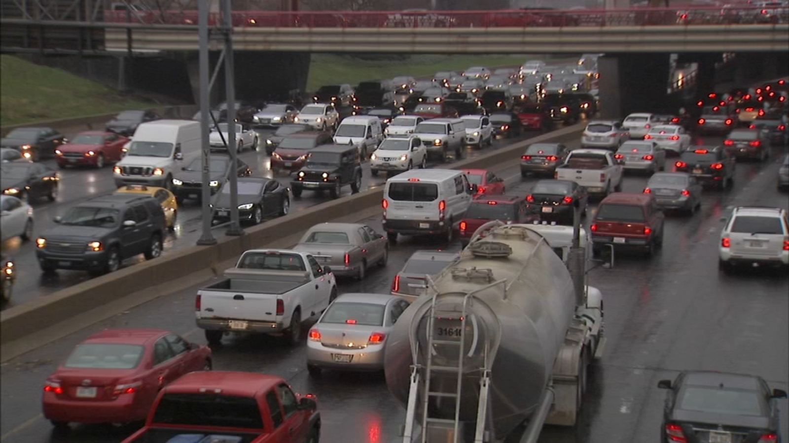 Chicago Traffic Considered 3rd Worst In Us Eisenhower Expressway Between Jane Byrne Tri State Most Congested In Country Inrix Ranking Says Abc7 Chicago