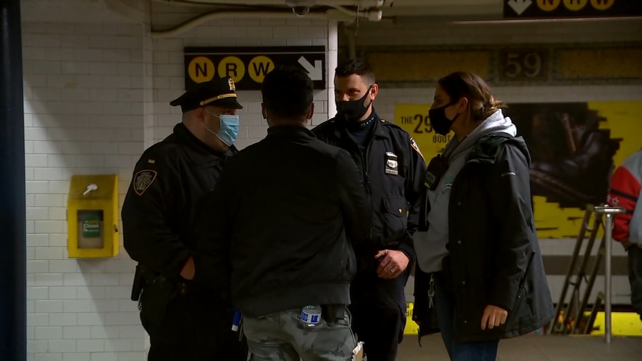 Woman, 2 men wanted in unprovoked subway slashing