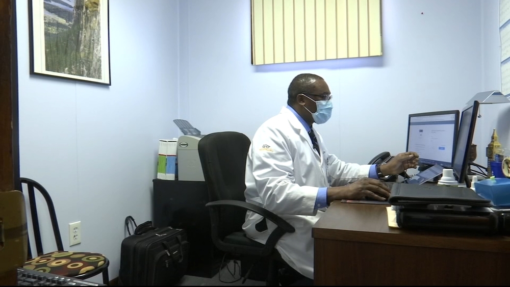 New Jersey doctor makes house calls to help elderly in community