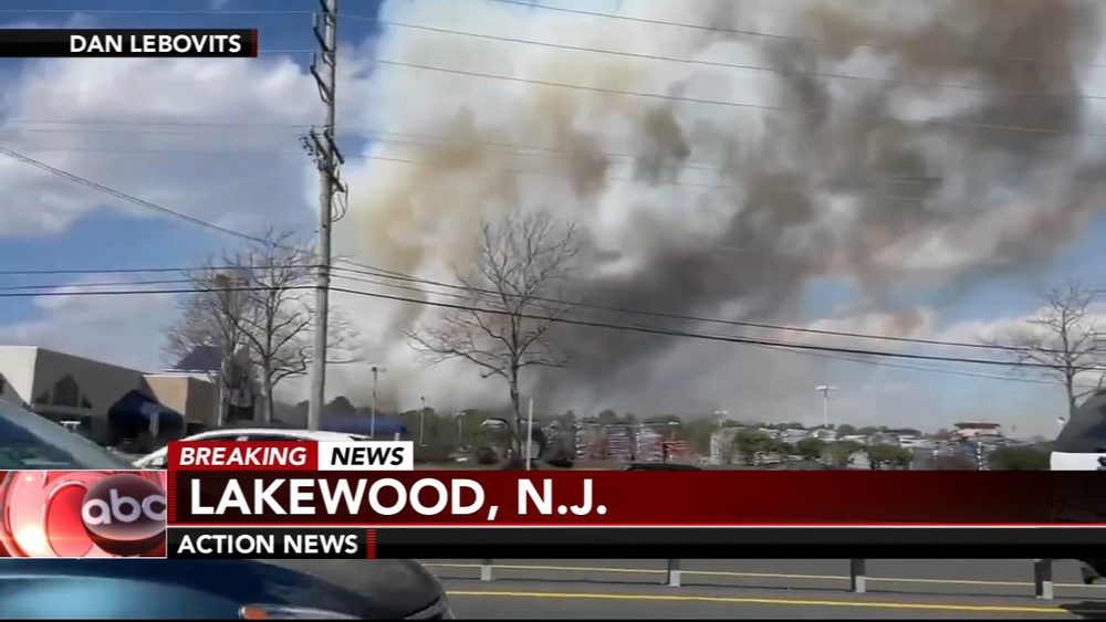 Large forest fire shuts down Garden State Parkway in Ocean County, NJ