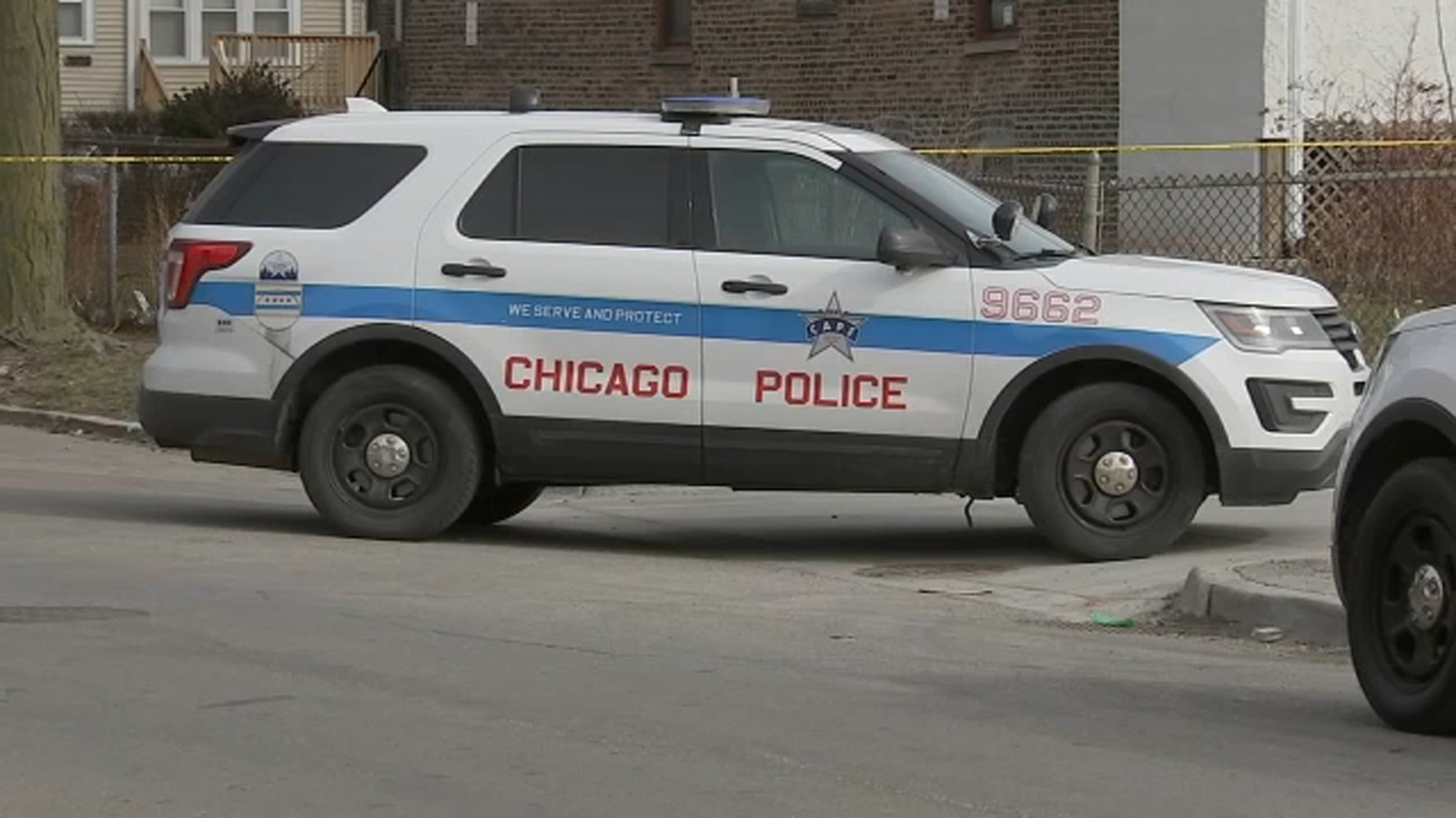 Chicago police search for shooting after CPD sergeant shot outside 6th District station - Vimarsana News