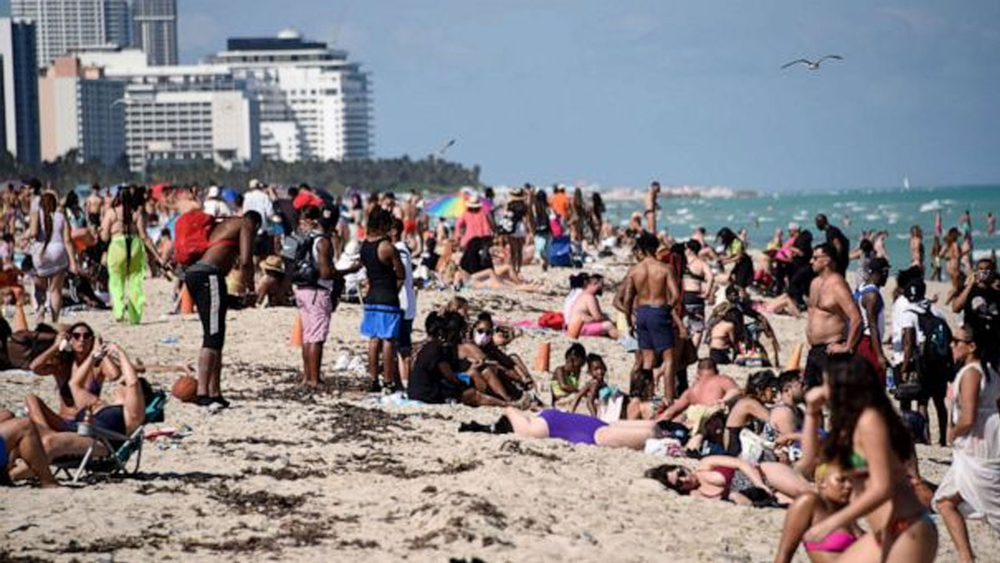 College students celebrating spring break despite pandemic