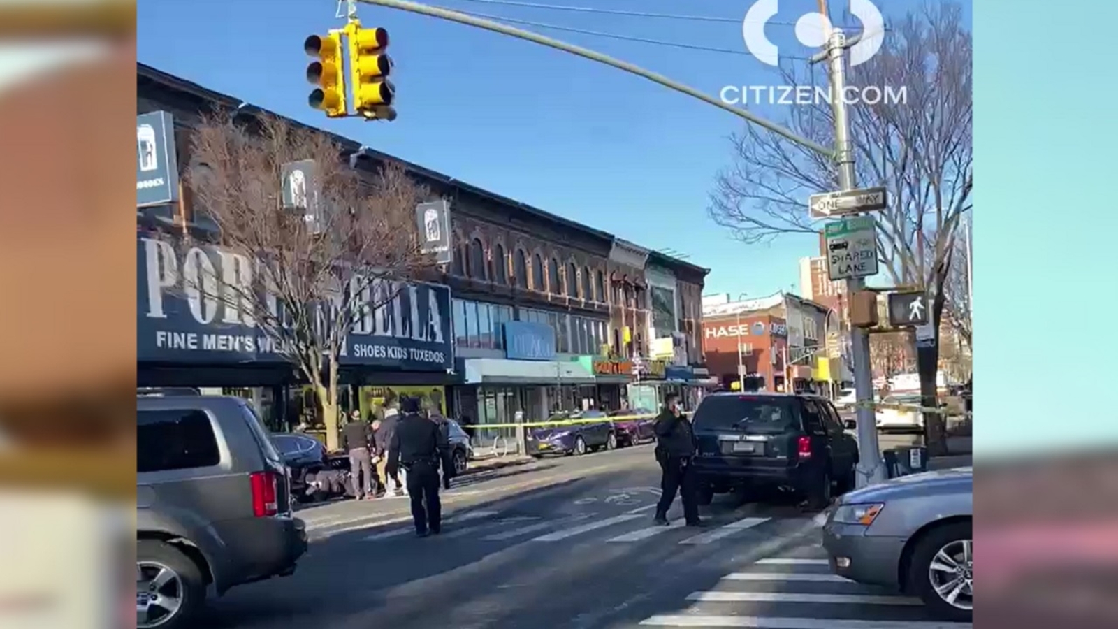 2 shot, injured in front of Brooklyn restaurant; suspect on the loose