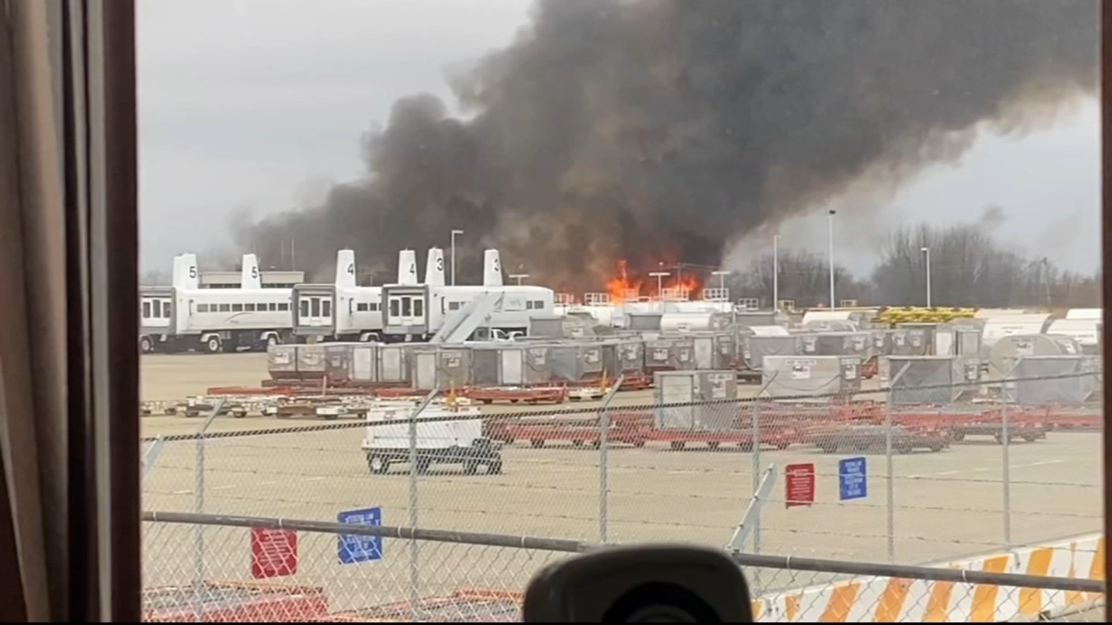 Brush fire erupts near Philadelphia International Airport - Vimarsana News