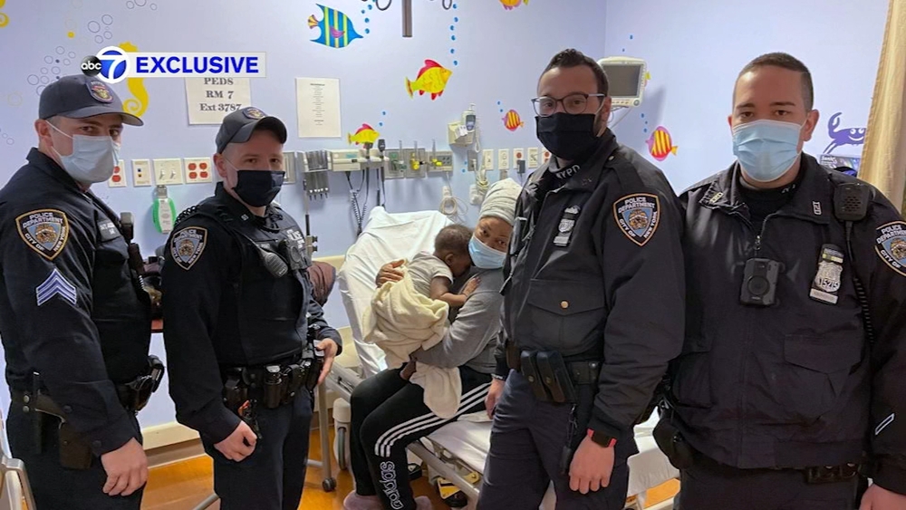 Cops save baby's life by performing CPR