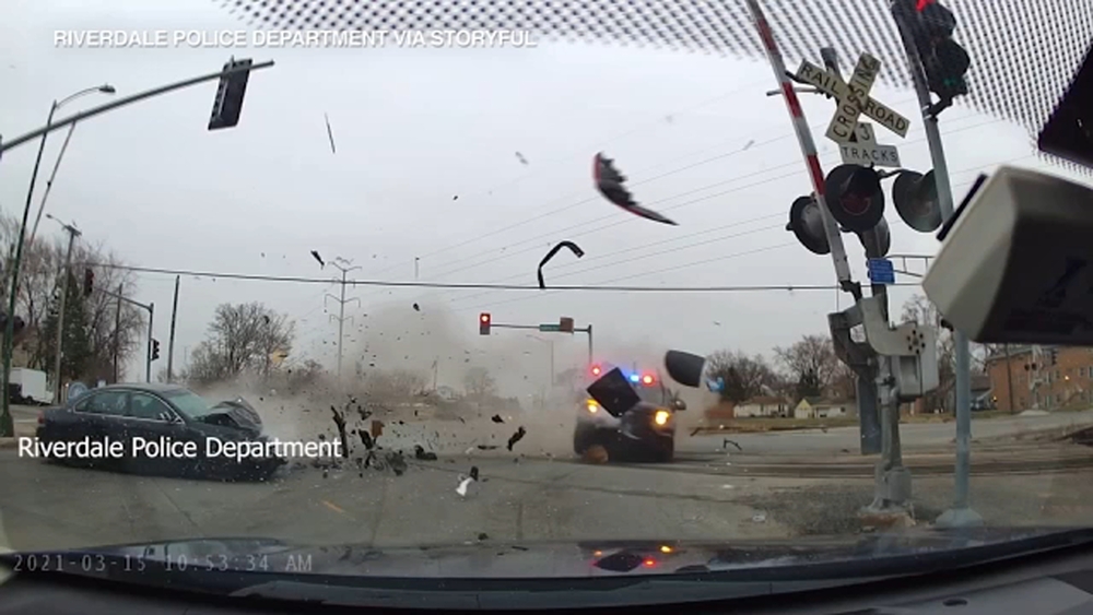 Riverdale officer injured in high-speed hit-and-run crash, police say