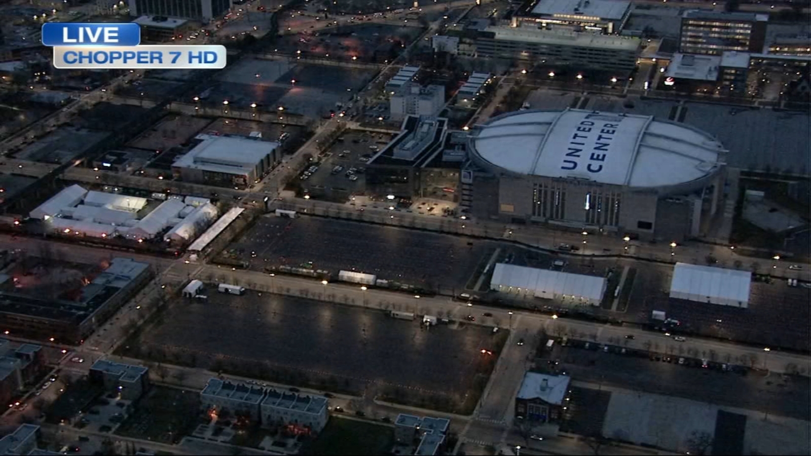 Covid Vaccine Chicago Today United Center Vaccination Site Opening Drive Thru Abc7 Chicago