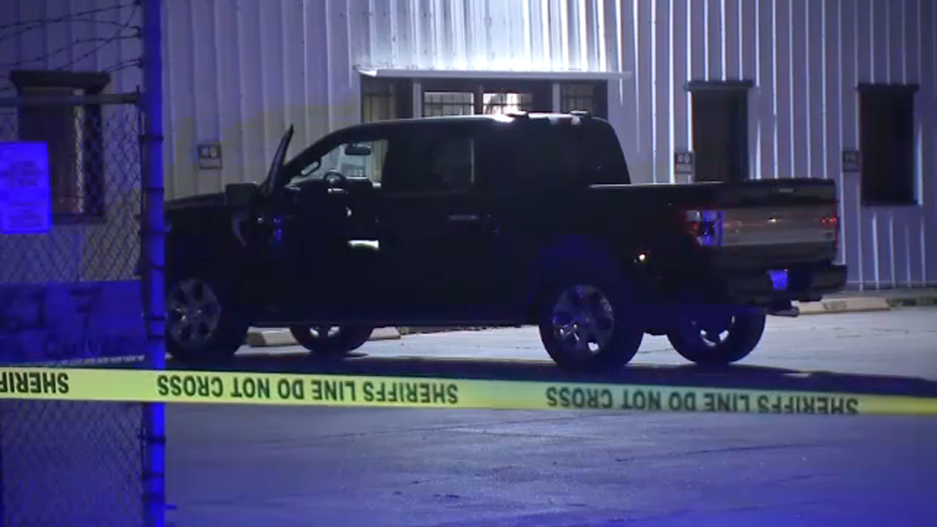 Store owner mistakenly shoots at deputy after burglary call