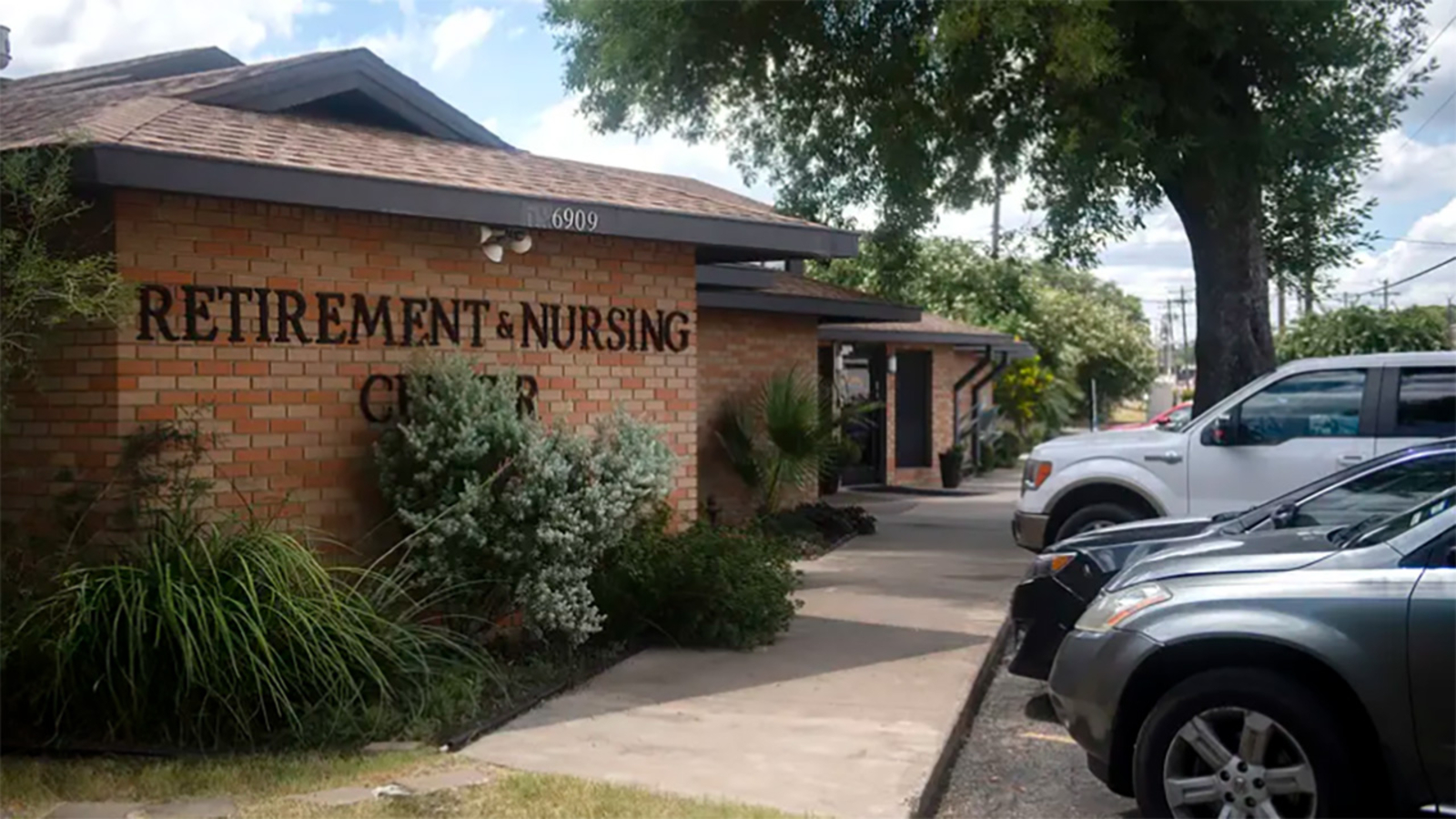 Vaccinated Texas nursing home residents can now hug their families and