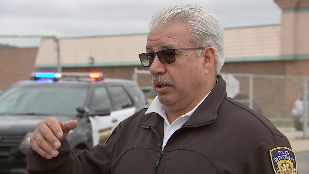 Man shot while waiting in line at Bridgeview Secretary of State, police say