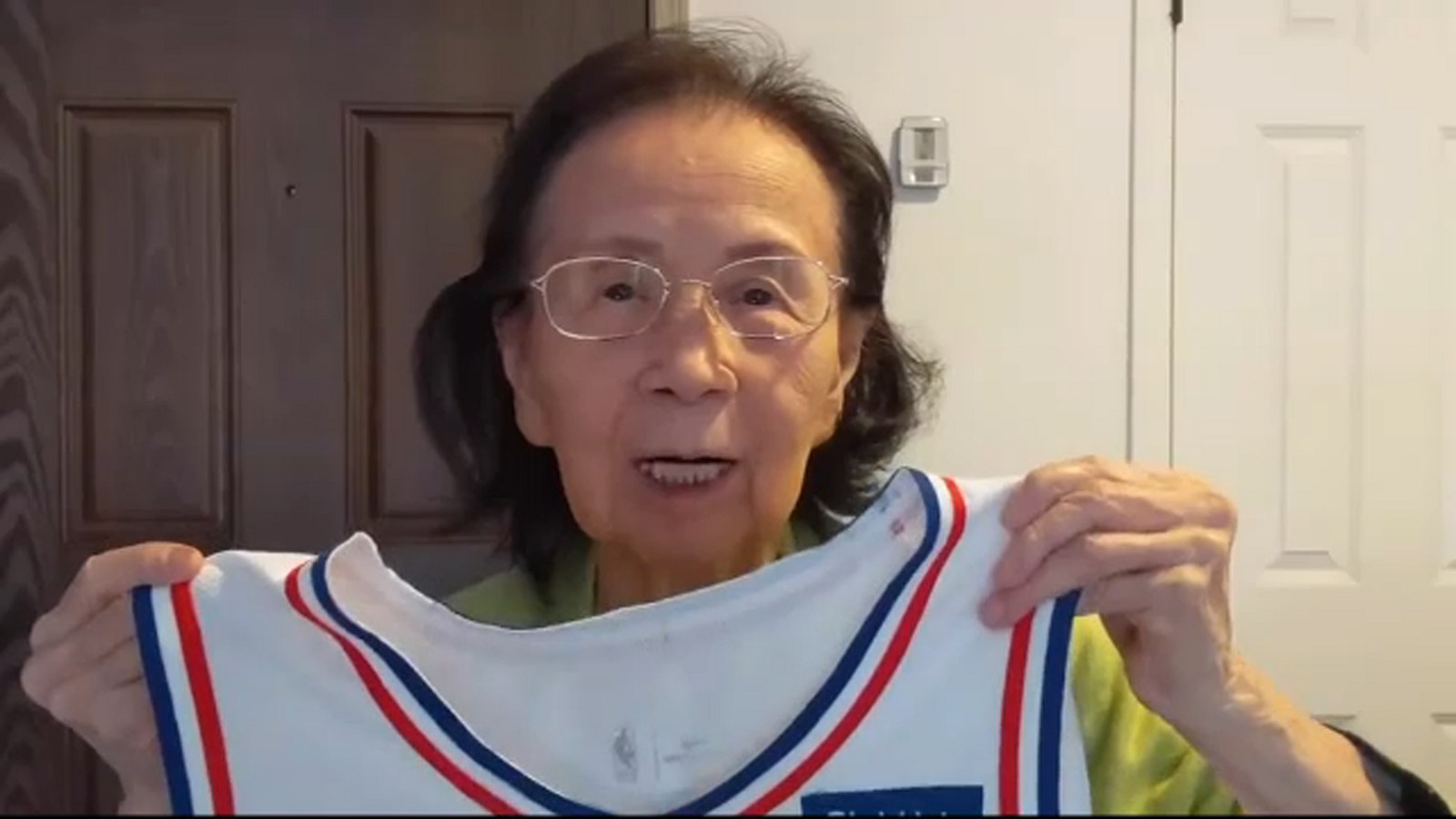 94-year-old Sixers fan gets surprise of a lifetime