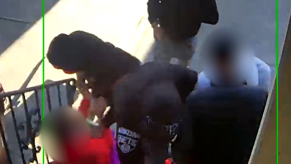 EXCLUSIVE: Oakland man uses machete to scare away robbers